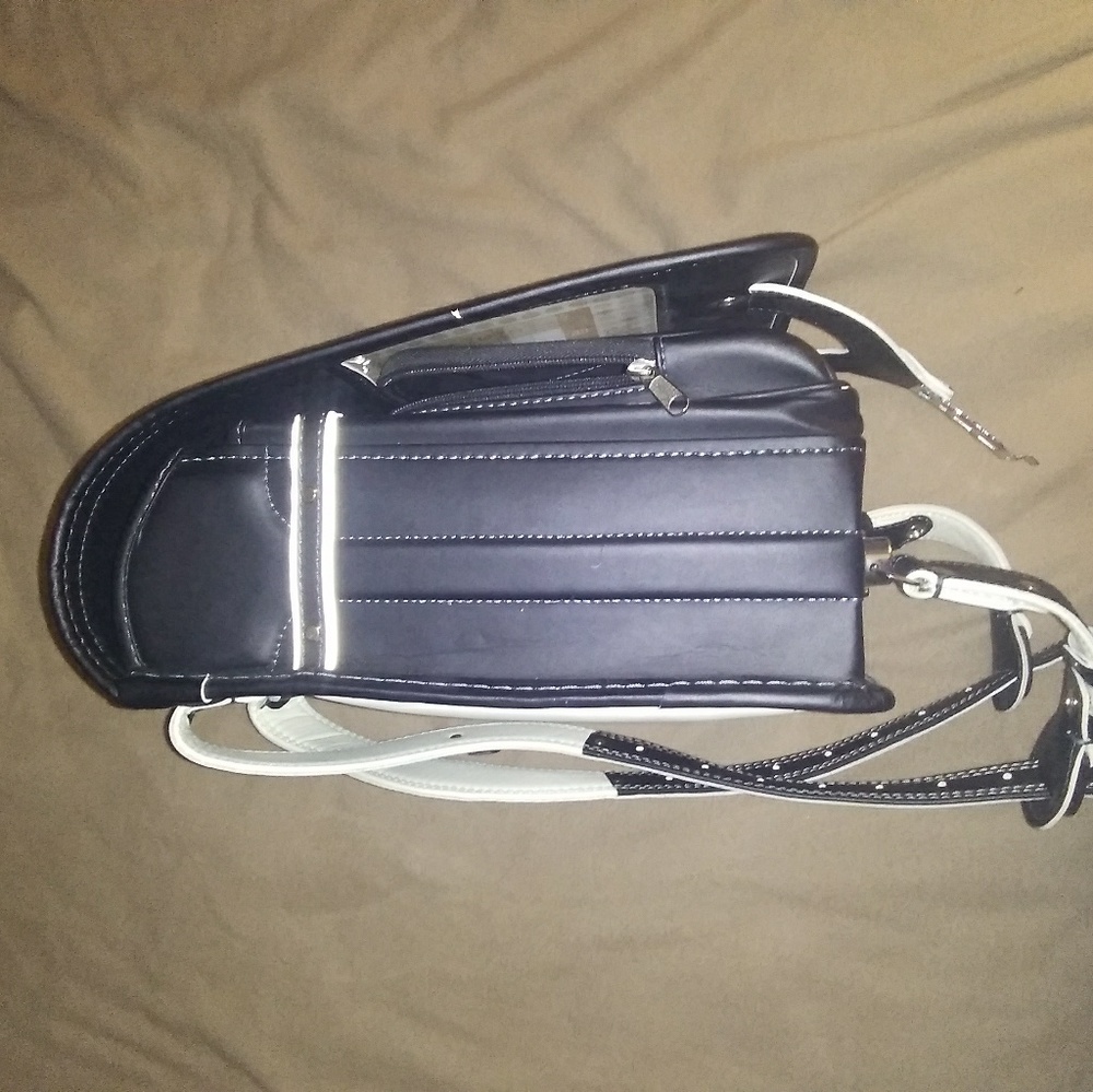 OVERSEAS Designer Backpack - Picture 4 of 7